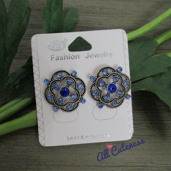 🎀 Earrings - Picture 2 of 3